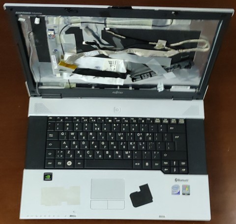 LAPTOP-FUJITSU-ESPRIMO-MOBILE-V6515-2