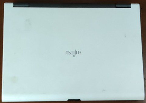 LAPTOP-FUJITSU-ESPRIMO-MOBILE-V6515