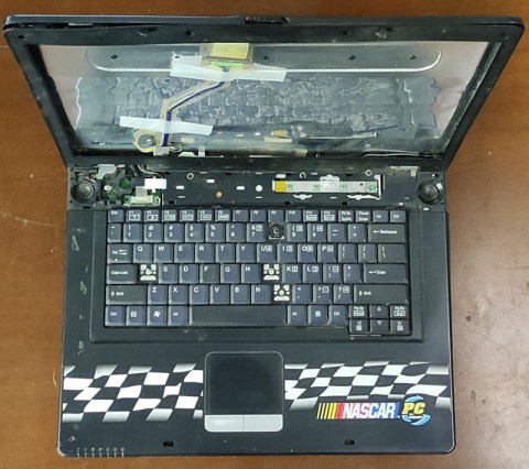 LAPTOP-INNOVATOR-NOTEBOOK-2000-2