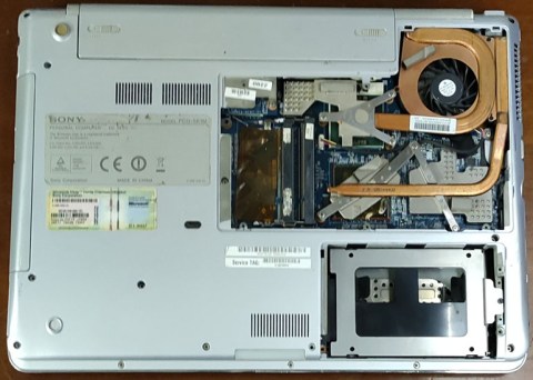 LAPTOP-SONY-VAIO-PCG-5K1M-3