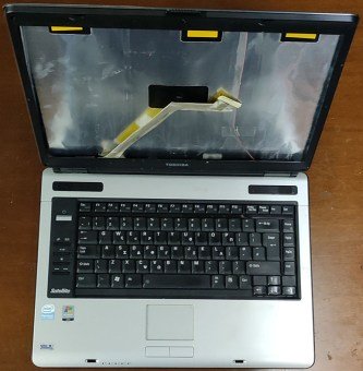 LAPTOP-TOSHIBA-SATELLITE-A100-036-2