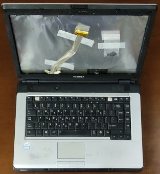 LAPTOP-TOSHIBA-SATELLITE-L300-11M-2